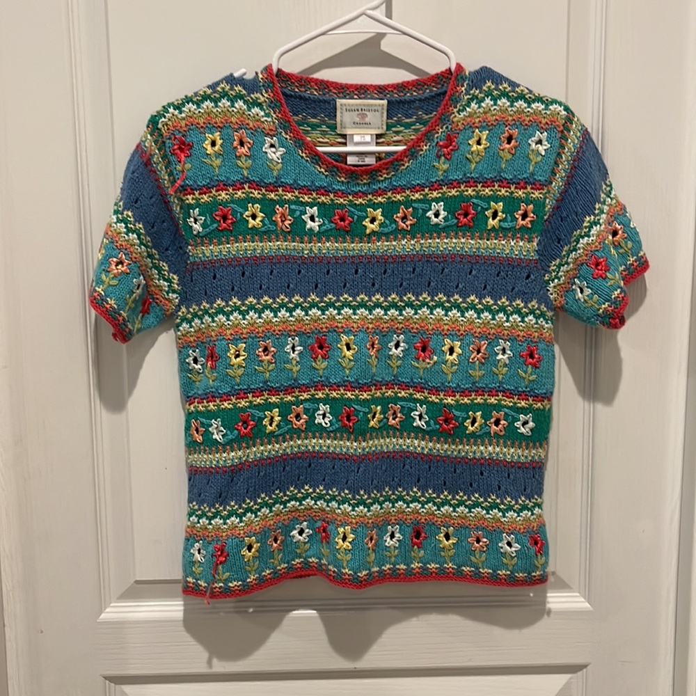 Knit blouse with fun flowers
